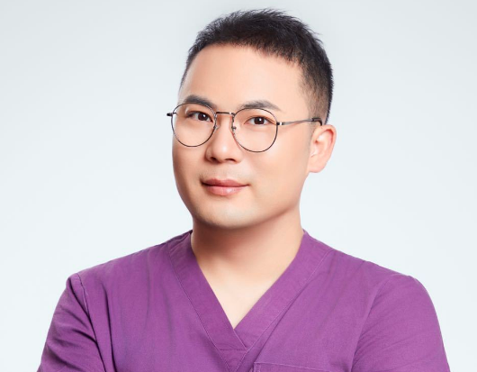 张良关_上海瑞格医疗美容门诊部双眼皮修复人中缩短专家