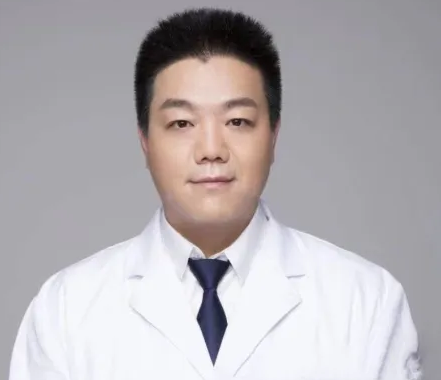 周鹏飞