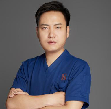 上海杨荣华做双眼皮修复技术怎么样?